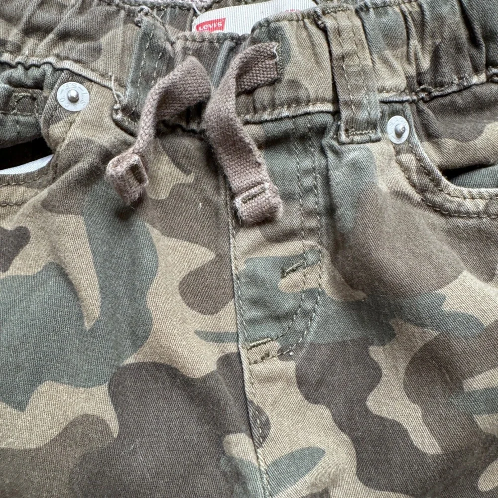 Levis Kids Camo Jogger Pants Green Camouflage Drawstring Size 5 G818-E4D